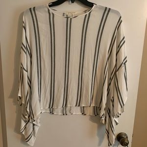 Cute striped top!